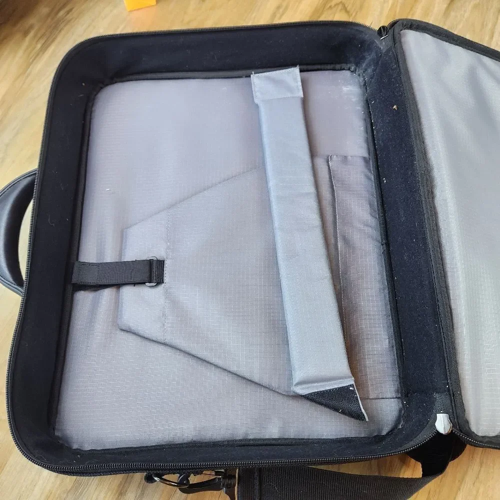 💜Microsoft Black & Gray Laptop Portfolio w/Zipper Closure